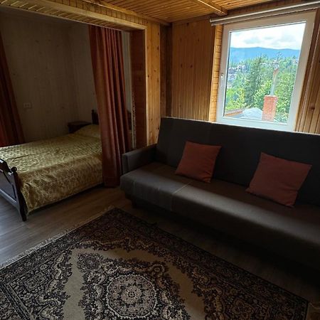 Gazdіvska Hata Guest House ยาเรมชา ภายนอก รูปภาพ