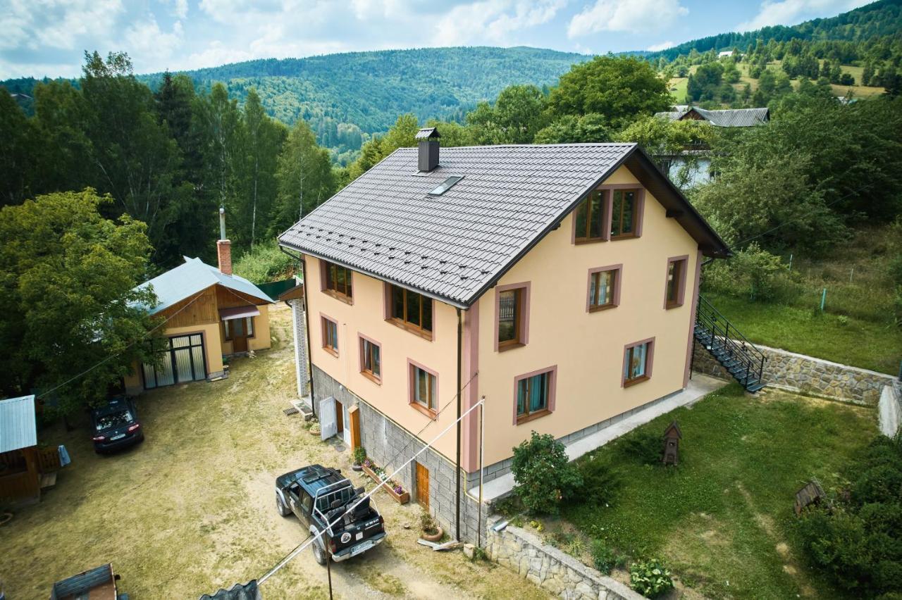 Gazdіvska Hata Guest House ยาเรมชา ภายนอก รูปภาพ