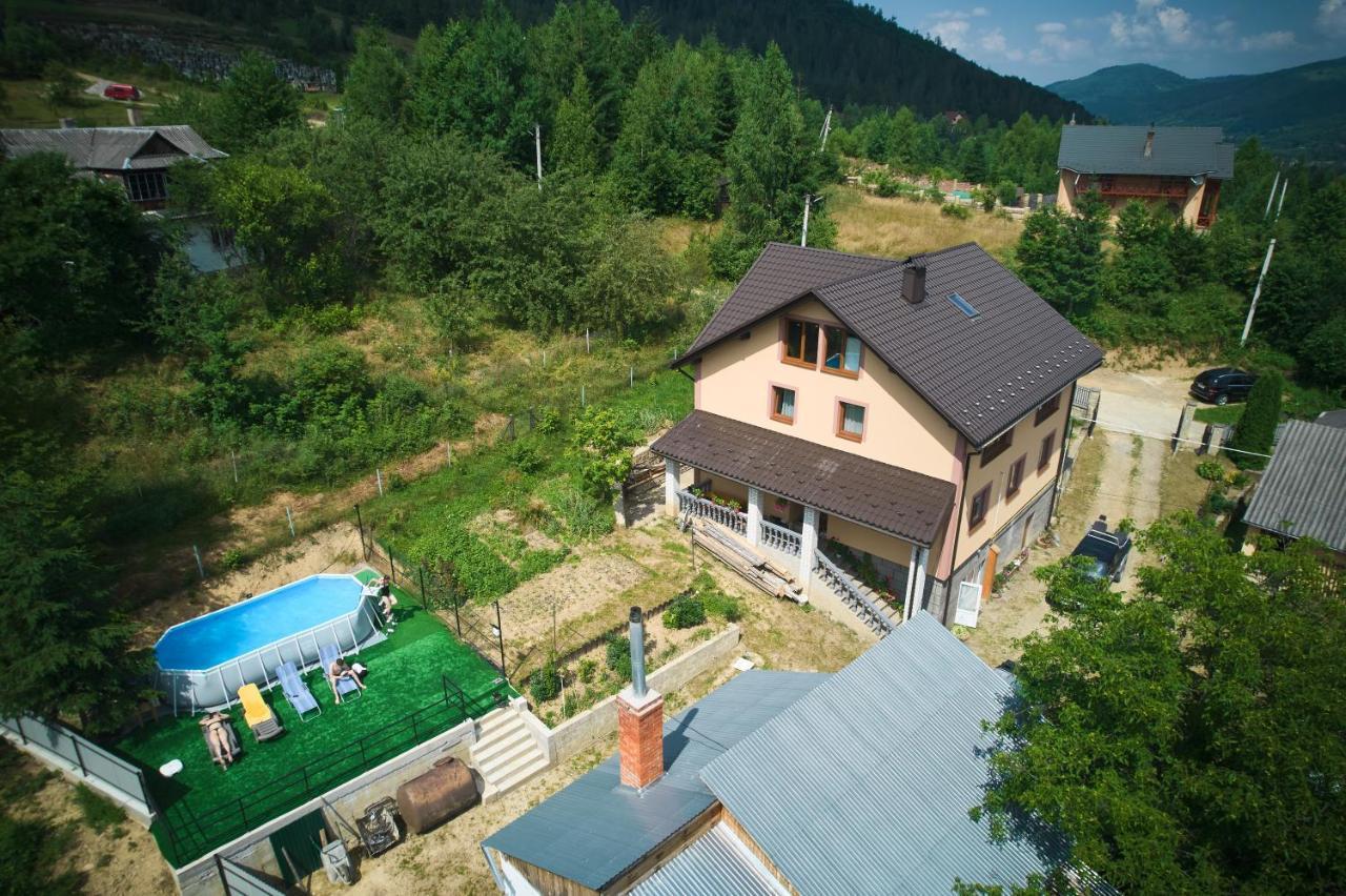Gazdіvska Hata Guest House ยาเรมชา ภายนอก รูปภาพ