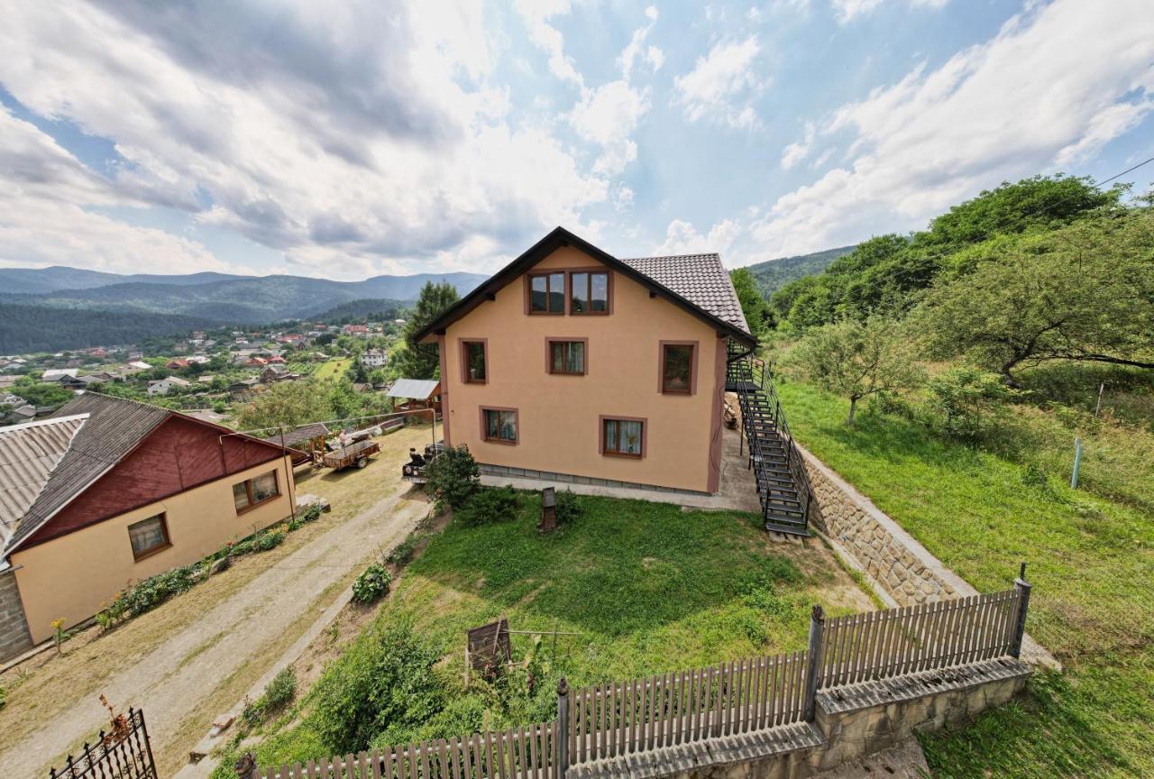 Gazdіvska Hata Guest House ยาเรมชา ภายนอก รูปภาพ