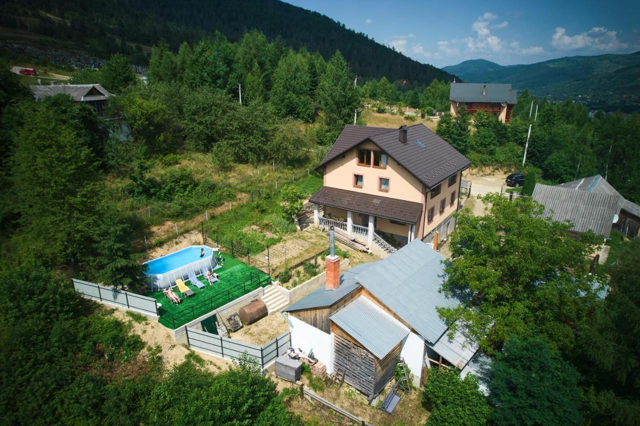 Gazdіvska Hata Guest House ยาเรมชา ภายนอก รูปภาพ