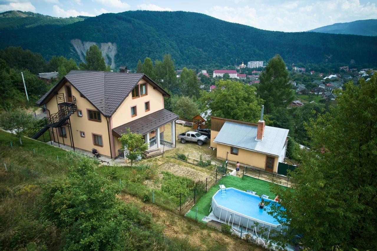 Gazdіvska Hata Guest House ยาเรมชา ภายนอก รูปภาพ