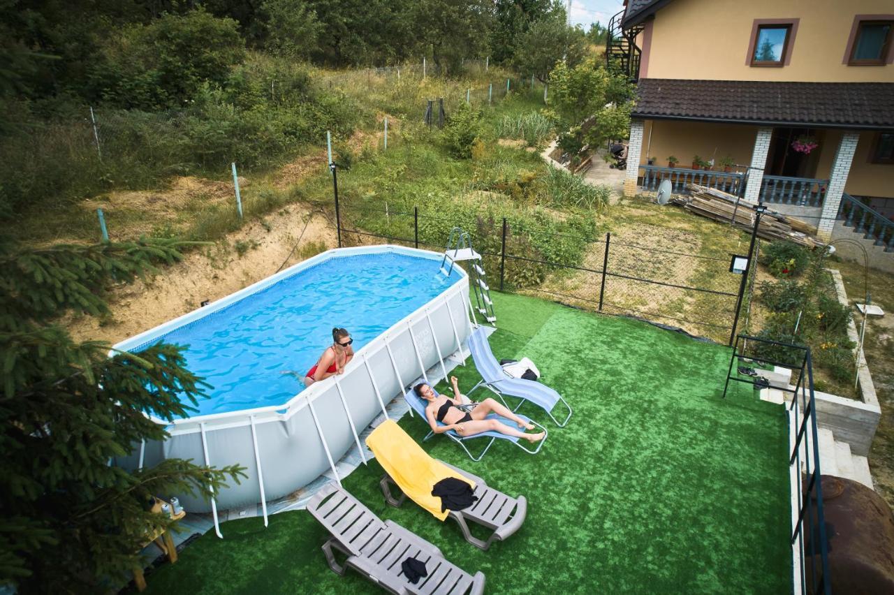 Gazdіvska Hata Guest House ยาเรมชา ภายนอก รูปภาพ