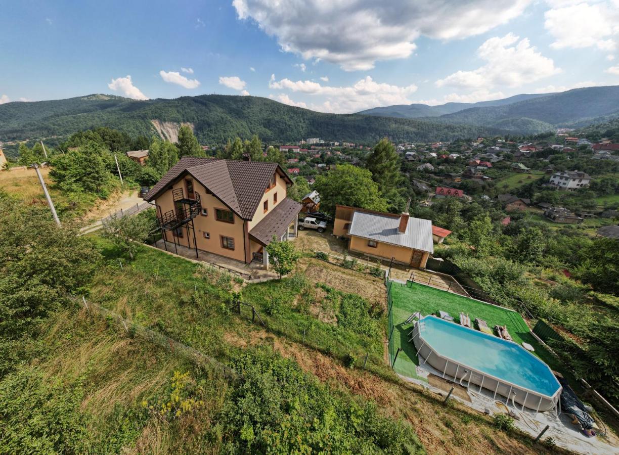 Gazdіvska Hata Guest House ยาเรมชา ภายนอก รูปภาพ