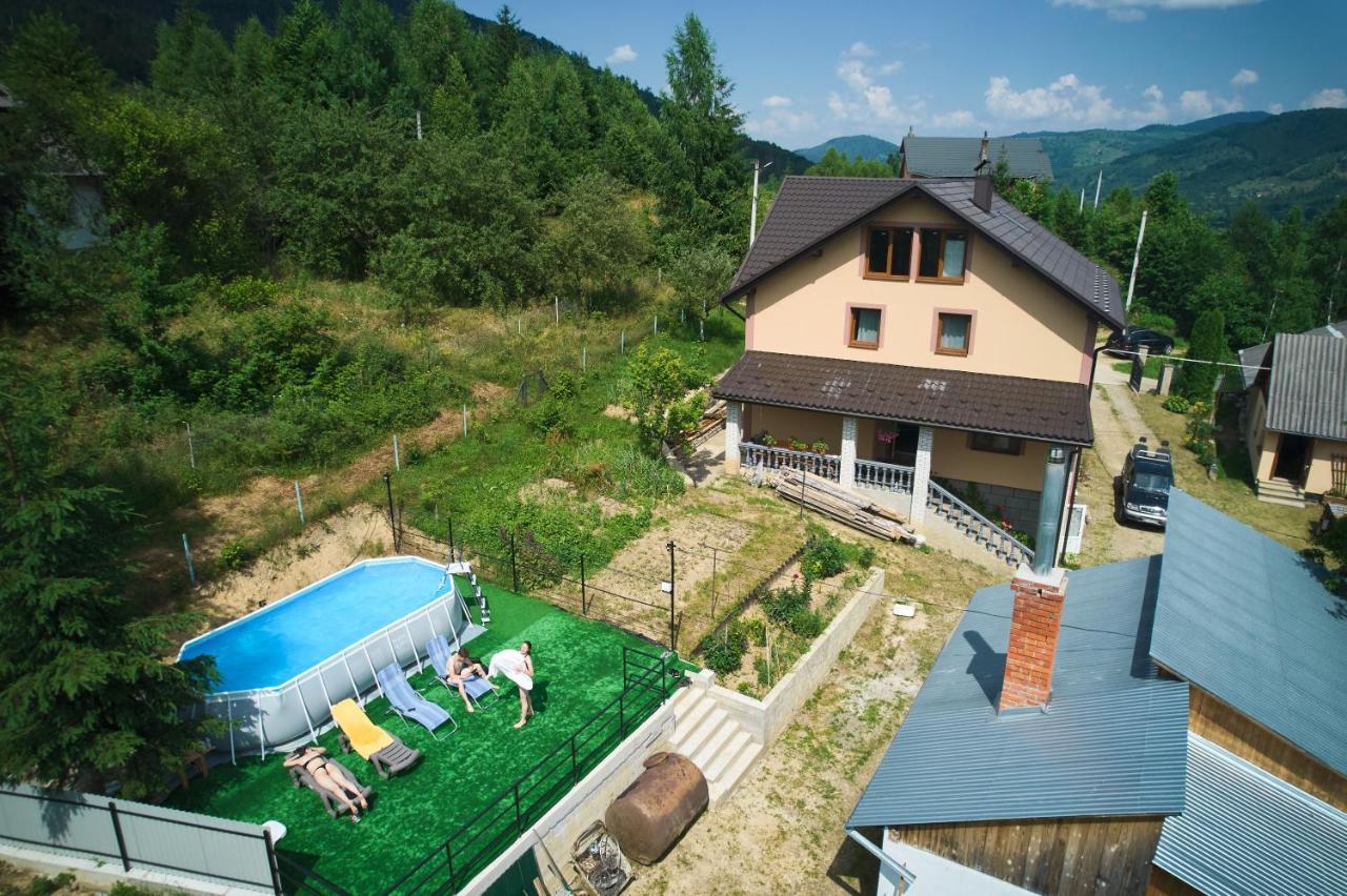 Gazdіvska Hata Guest House ยาเรมชา ภายนอก รูปภาพ