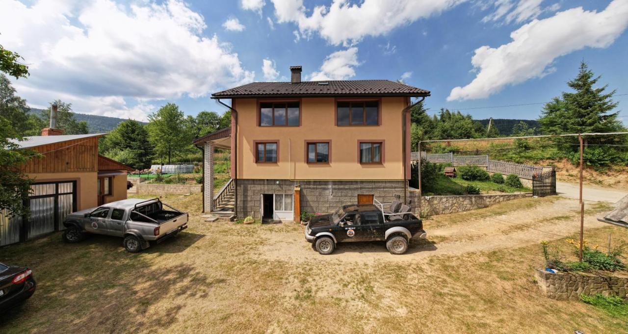 Gazdіvska Hata Guest House ยาเรมชา ภายนอก รูปภาพ
