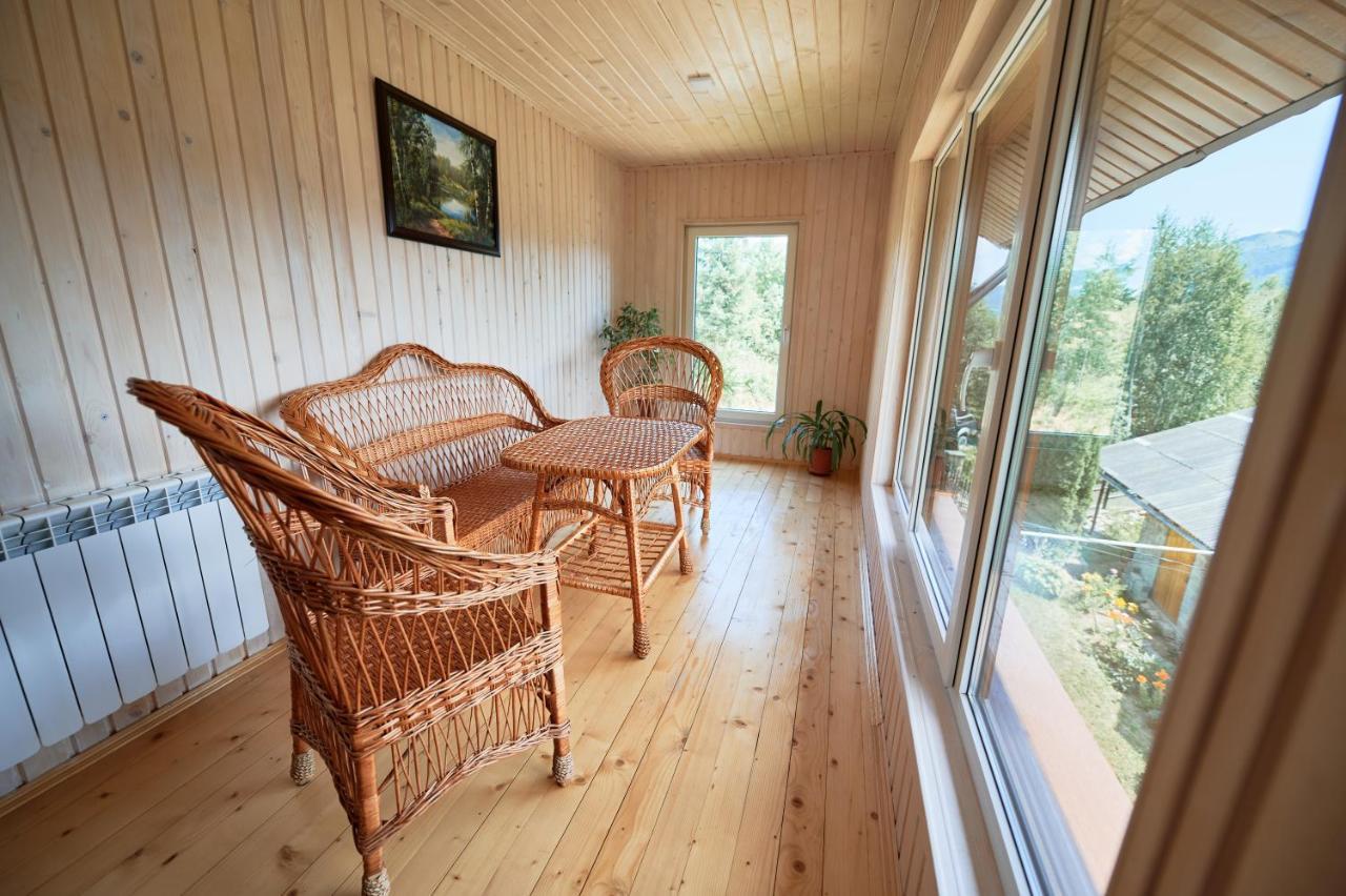 Gazdіvska Hata Guest House ยาเรมชา ภายนอก รูปภาพ