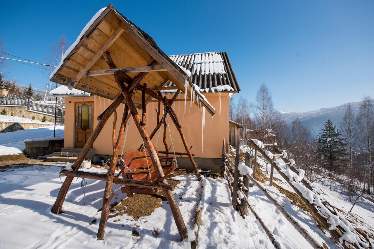 Gazdіvska Hata Guest House ยาเรมชา ภายนอก รูปภาพ