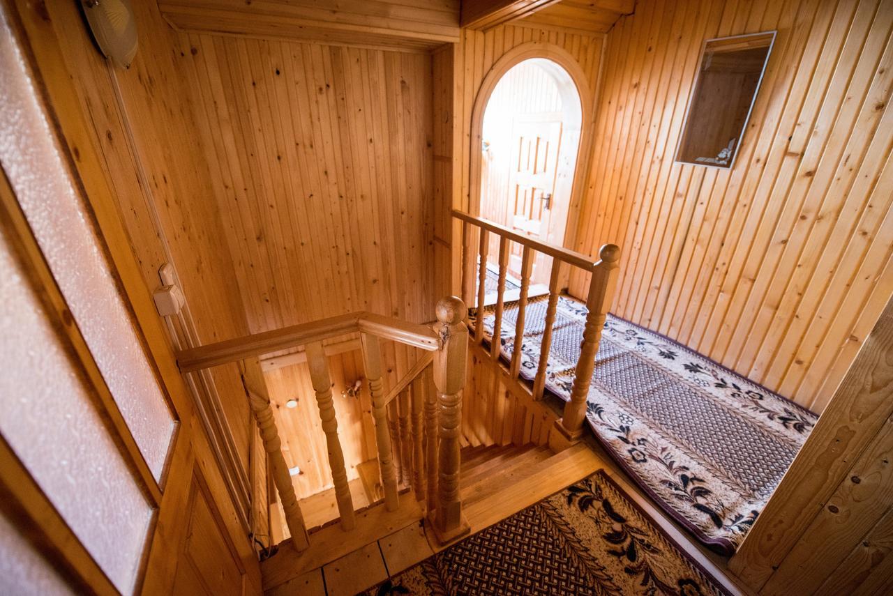 Gazdіvska Hata Guest House ยาเรมชา ภายนอก รูปภาพ